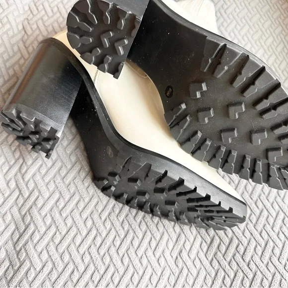 Vince Camuto White Western Ankle Boots with Black Heel - Picture 11 of 11